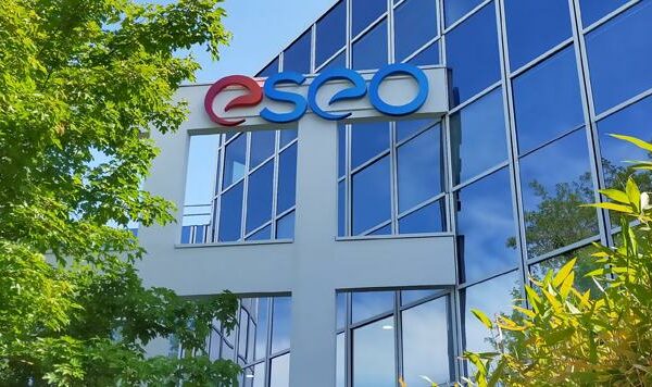 L'ESEO est l'Ecole supérieure d'électronique de l'Ouest.