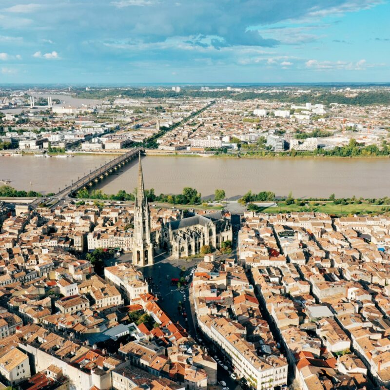 Bordeaux-Euratlantique est un client de TRIMANE. Il fait appel à TRIMANE pour la transformation de son système d'information décisionnel.