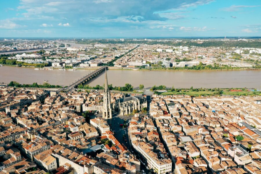 Bordeaux-Euratlantique est un client de TRIMANE. Il fait appel à TRIMANE pour la transformation de son système d'information décisionnel.